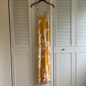 Old navy maxi dress. Size small. Yelllow.